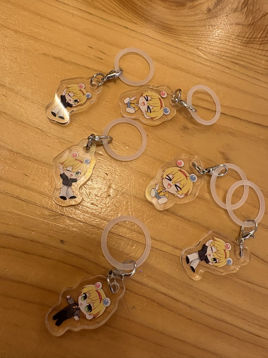 vna9du's tweet photo. めじるし買ったら全部🦀
🍄と交換ください🙇‍♀️

#ちょこらびグッズ交換 https://t.co/Qm5HmtXs7L