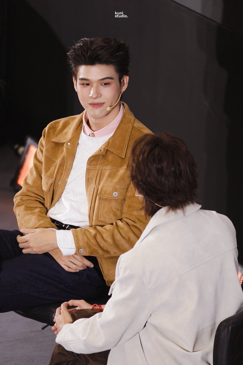 kunistudio's tweet photo. มันขนาดนั้นเลยป่ะ😌

☁︎ @skywongraveee @Hirunkit_ ✿ 

GALAXYA57 SKYNANI VDO4K

#GalaxyxSkyNani
240526 : #skywongravee #hirunkit_ https://t.co/oRI12kXtwH