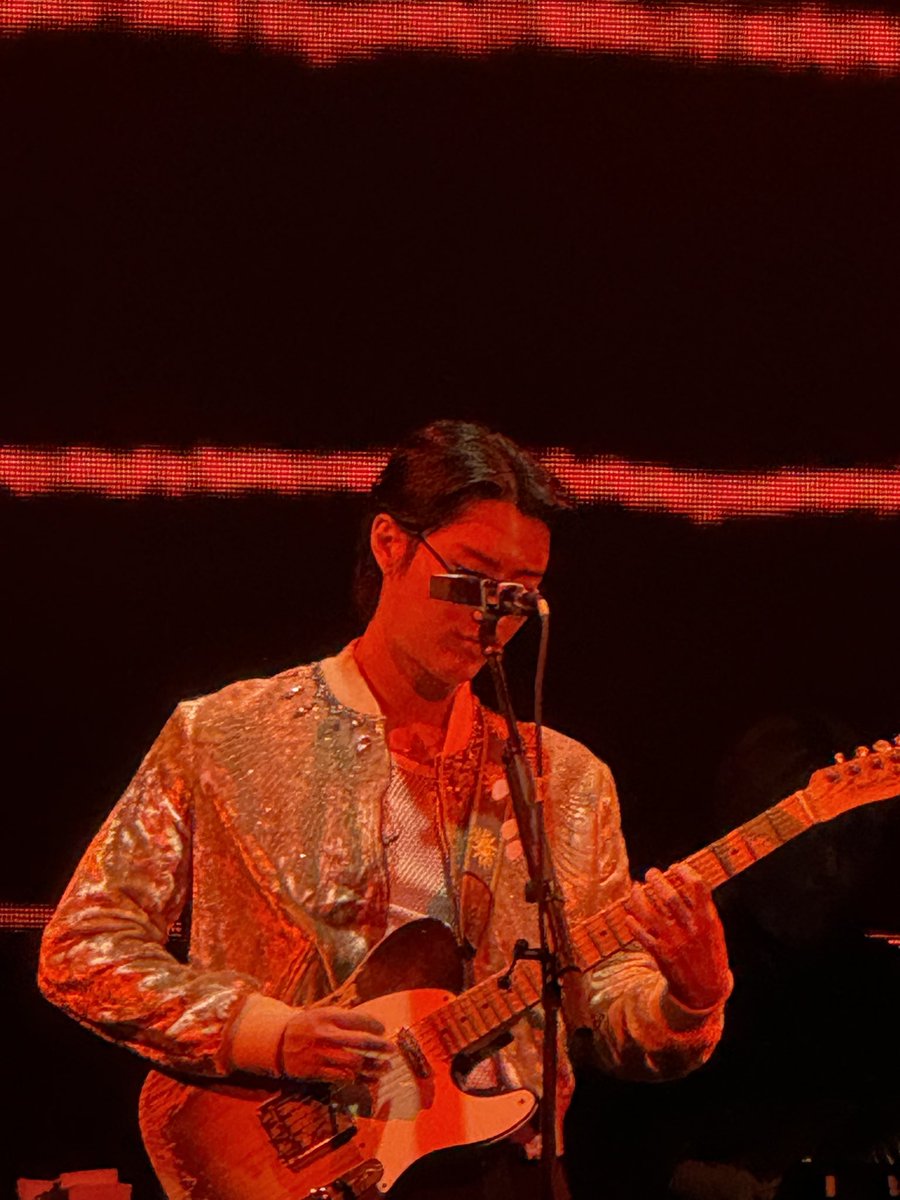 JCHANGVERSE's tweet photo. Also the sunglasses was everything to me #woodz https://t.co/d7TEMUwr3y