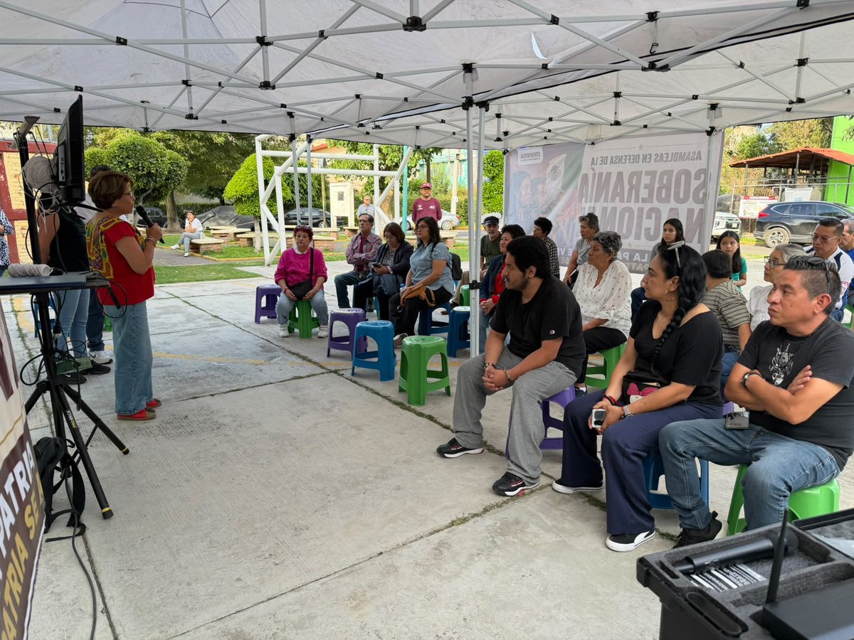 MarthaAvilaCDMX's tweet photo. Domingo de territorio, y de seguir caminando junto al pueblo. 🤝

Por la mañana tuve el gusto de acompañar la inauguración del Presupuesto Participativo del Parque Recreativo Arcoíris, en Cabeza de Juárez. Gracias a las y los vecinos por la invitación y por demostrar que, cuando la ciudadanía participa y se organiza, es posible transformar los espacios públicos en beneficio de todas y todos.

Más tarde continuamos con una Asamblea por la Defensa de la Soberanía Nacional y una jornada de reforestación en la colonia Valle de San Lorenzo, convencidas y convencidos de que defender a nuestro país también significa fortalecer nuestras comunidades y cuidar el entorno donde vivimos.