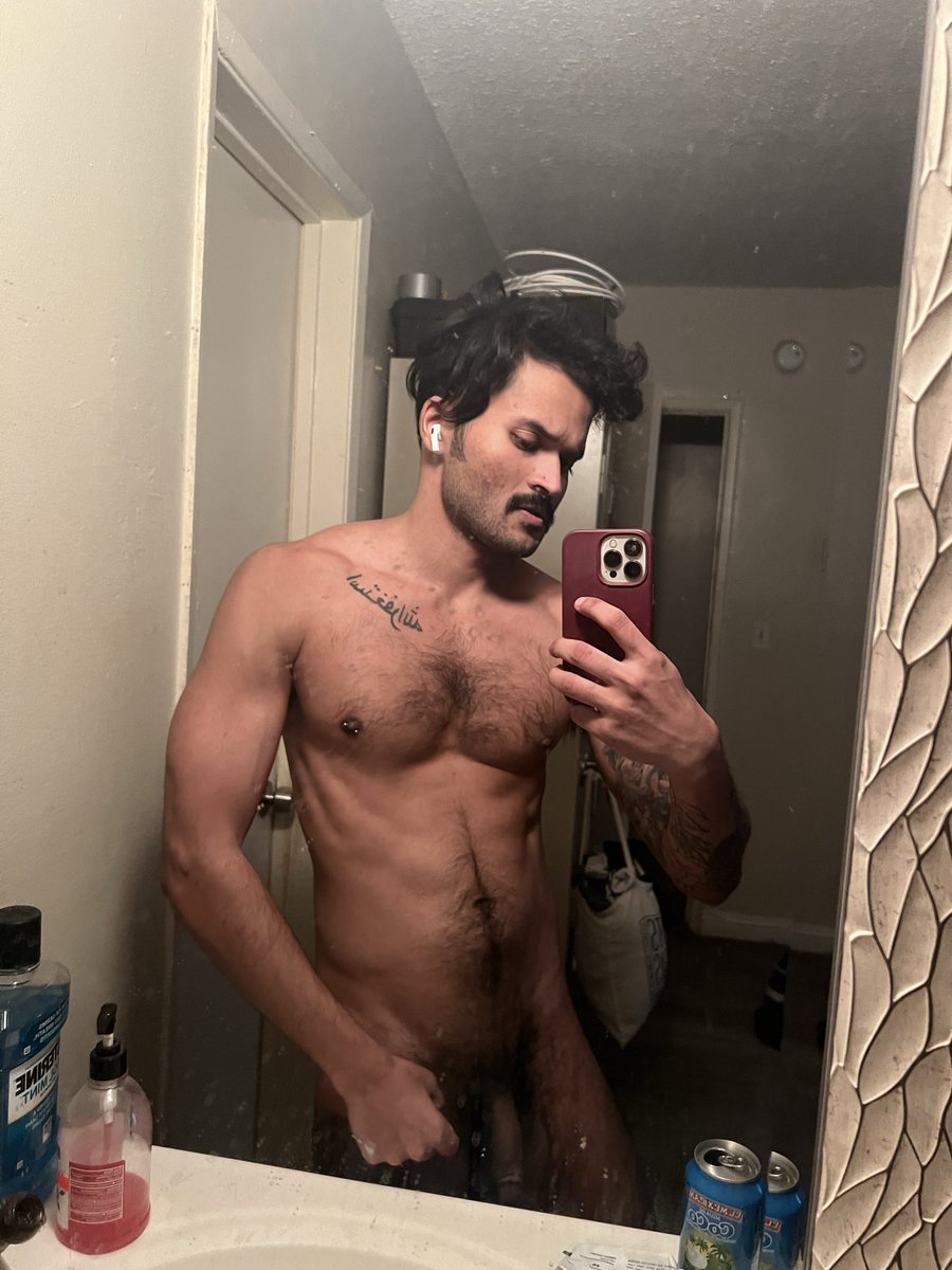 TheHungAladdin's tweet photo. Have you been hitting the gym? 🫵🏾😅🫶🏾 https://t.co/zRWX7WaHza
