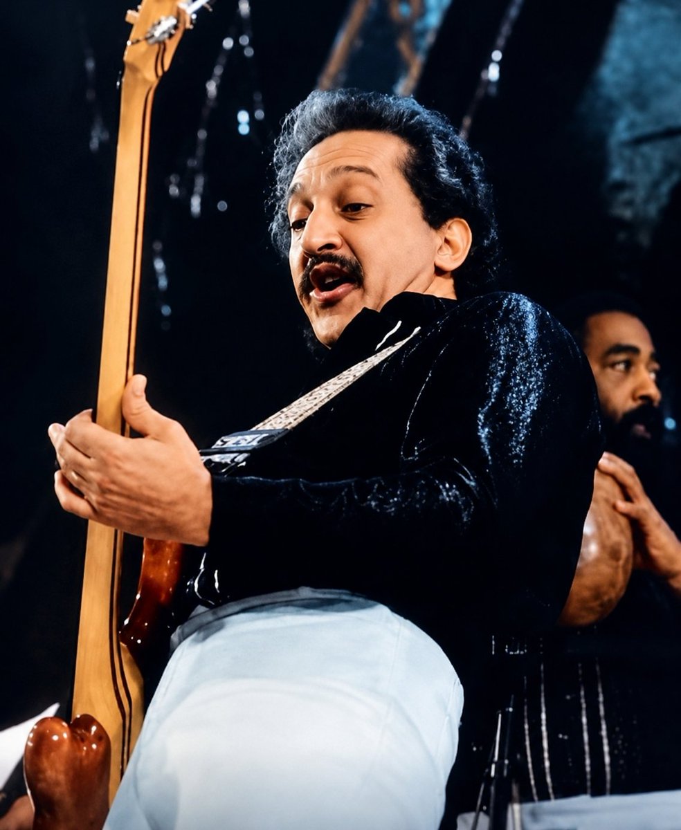 AngelinaMedinaQ's tweet photo. Revolucionario, creador, experimentador, inspiración para muchos. Personaje crucial para el desarrollo y evolución de la musicalidad cubana contemporánea.
El Maestro Juan Formell, quien nació un día como hoy 2 de agosto de 1942 en La Habana, Cuba.
#JuanFormell #LosVanVan https://t.co/58nBJImv0c