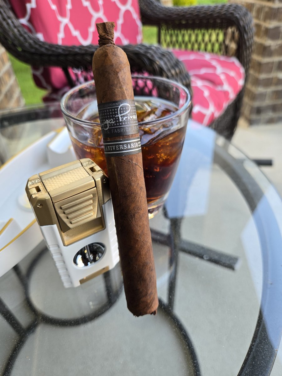 AntMan2270's tweet photo. Liga Privada Aniversario #cigar #cigars #cigarlife #cigarlovers https://t.co/oyKJhvEDcl