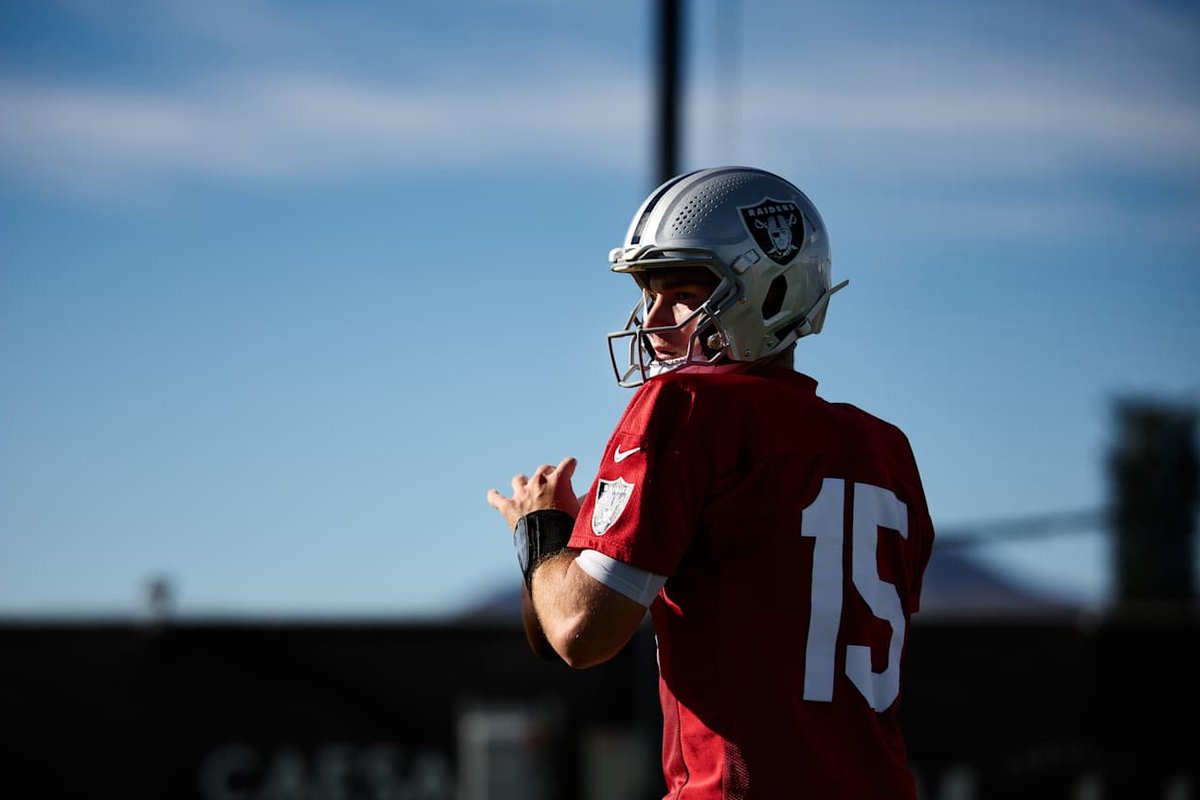 SleeperRaiders's tweet photo. .@AlbertBreer says Fernando Mendoza is "living in the building as a tireless, football-obsessed worker."

"The 22-year-old quarterback has shown the work ethic of a dedicated player and the traits of a future star." https://t.co/SDf5VQAT3O