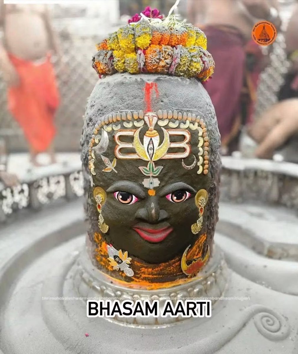 manojptyagi's tweet photo. ॐ श्री महाकालेश्वराय नमः
 दिनांक 03 अगस्त 2026 को ज्योतिर्लिंग भगवान श्री महाकालेश्वर जी का प्रातः कालीन भस्म आरती श्रृंगार दर्शन https://t.co/A2AnVo3szt