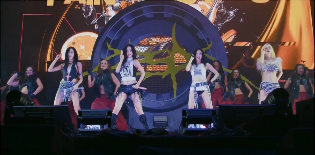 wntrult's tweet photo. aespa at Lollapalooza Chicago 2026 Setlist:

— Black Mamba
— Next Level
— Rich Man
— Can’t Help Myself
— Bubble
— To The Girls 
— Armageddon 
— WDA (Whole Different Animal) 
— Supernova
— Switchblade (with Ty Dolla Sign) 
— SHAKIN’
— Hold On Tight
— Whiplash
— LEMONADE

AESPALOOZA TAKES OVER
#aespa #aespaAtLollapalooza