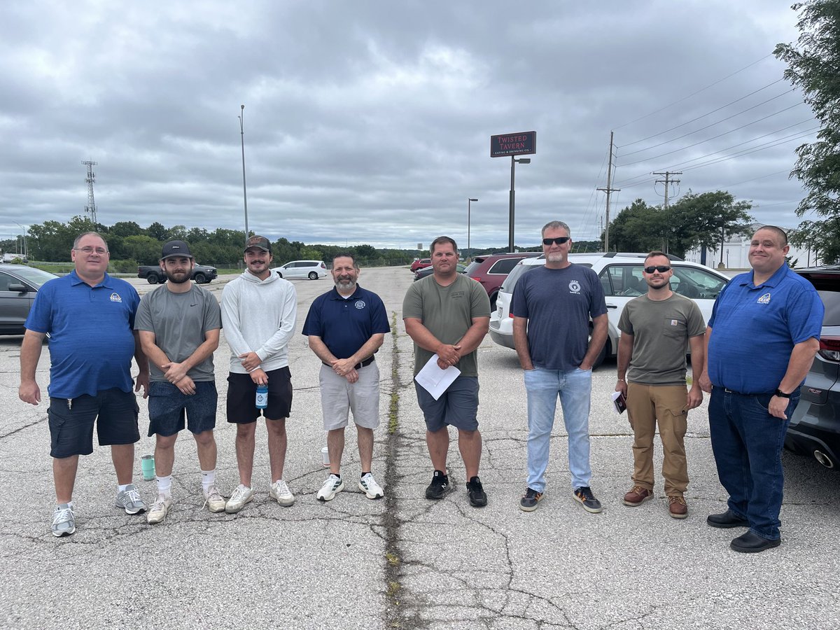 MOAFLCIO's tweet photo. No sun, still fun! This weekend, these members visited w/ voters in South St. Louis County &amp; Jefferson County to talk about protecting citizens’ rights (and wallets!) by Voting NO on Amendments 4&amp;5

Monday (4/3) is the last day to EARLY vote. And Tuesday, Aug. 4 is Election Day! https://t.co/dp4zncz4AK