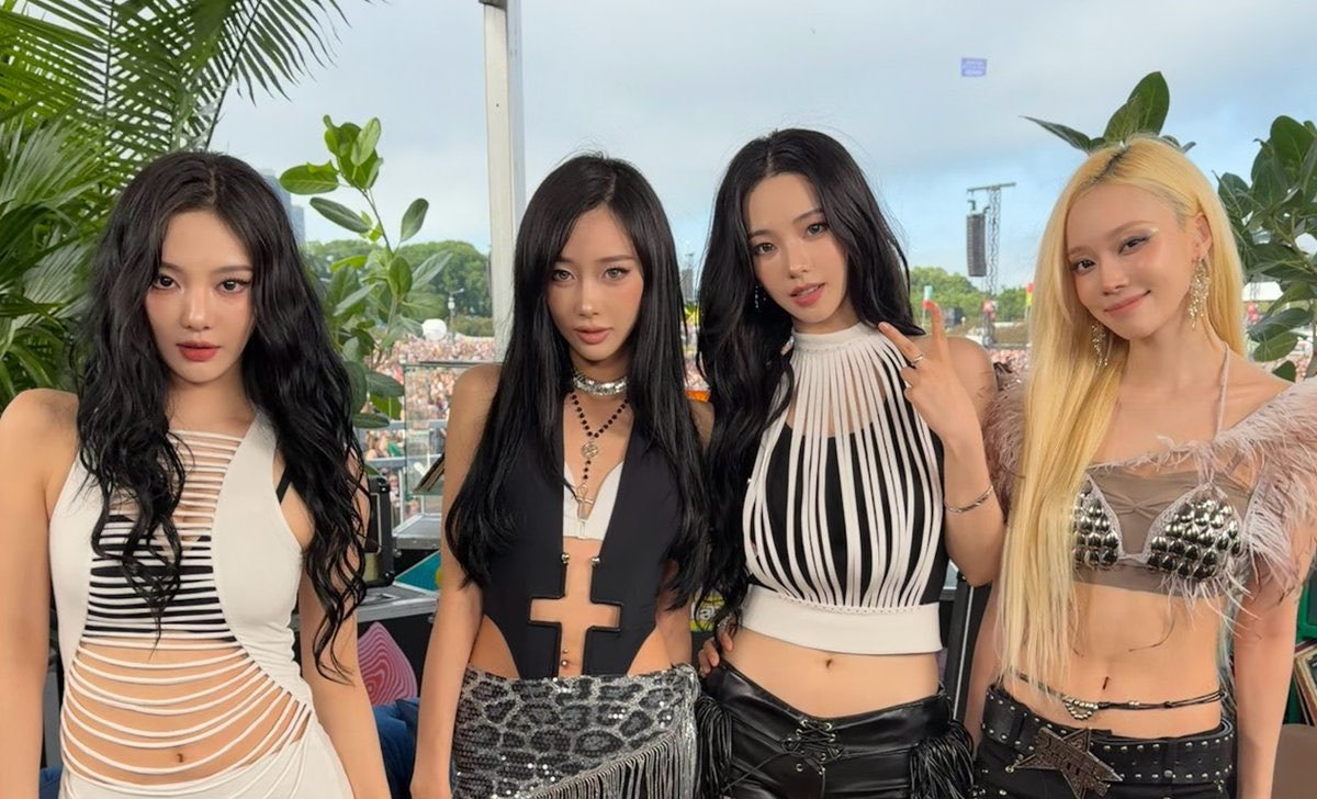 aespapic's tweet photo. aespa Lollapalooza setlist:

1. Black Mamba
2. Next Level
3. Rich Man
4. Can’t Help Myself
5. Bubble
6. To The Girls
7. Armageddon
8. WDA
9. Supernova
10. Switchblade
11. SHAKIN’
12. Hold On Tight
13. Whiplash 
14. LEMONADE https://t.co/I4CXB0XPbo