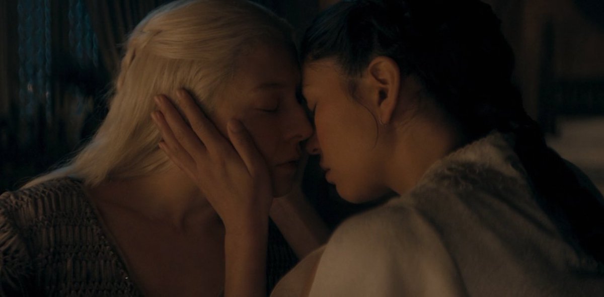 jlinzombie's tweet photo. Esse casal direto da fonte do mais aleatório possível.
#HOTD #HouseoftheDragon https://t.co/dCFEf0Gof3