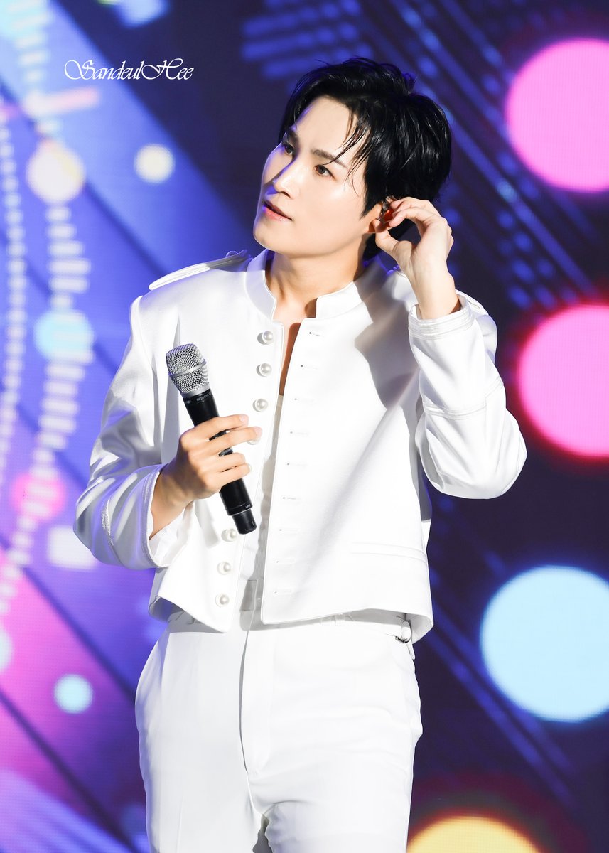 OK9Wz1hfYkPseDX's tweet photo. 2026.08.08 봉화은어축제 

#김희재 #金熙栽 
#kimheejae #キムヒジェ https://t.co/Efm6ilZdeA