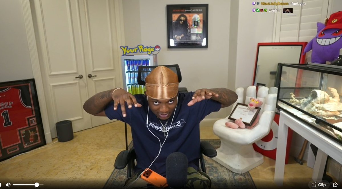 YaBoyyJr's tweet photo. nigga so damn ugly https://t.co/01pFlB0CH9