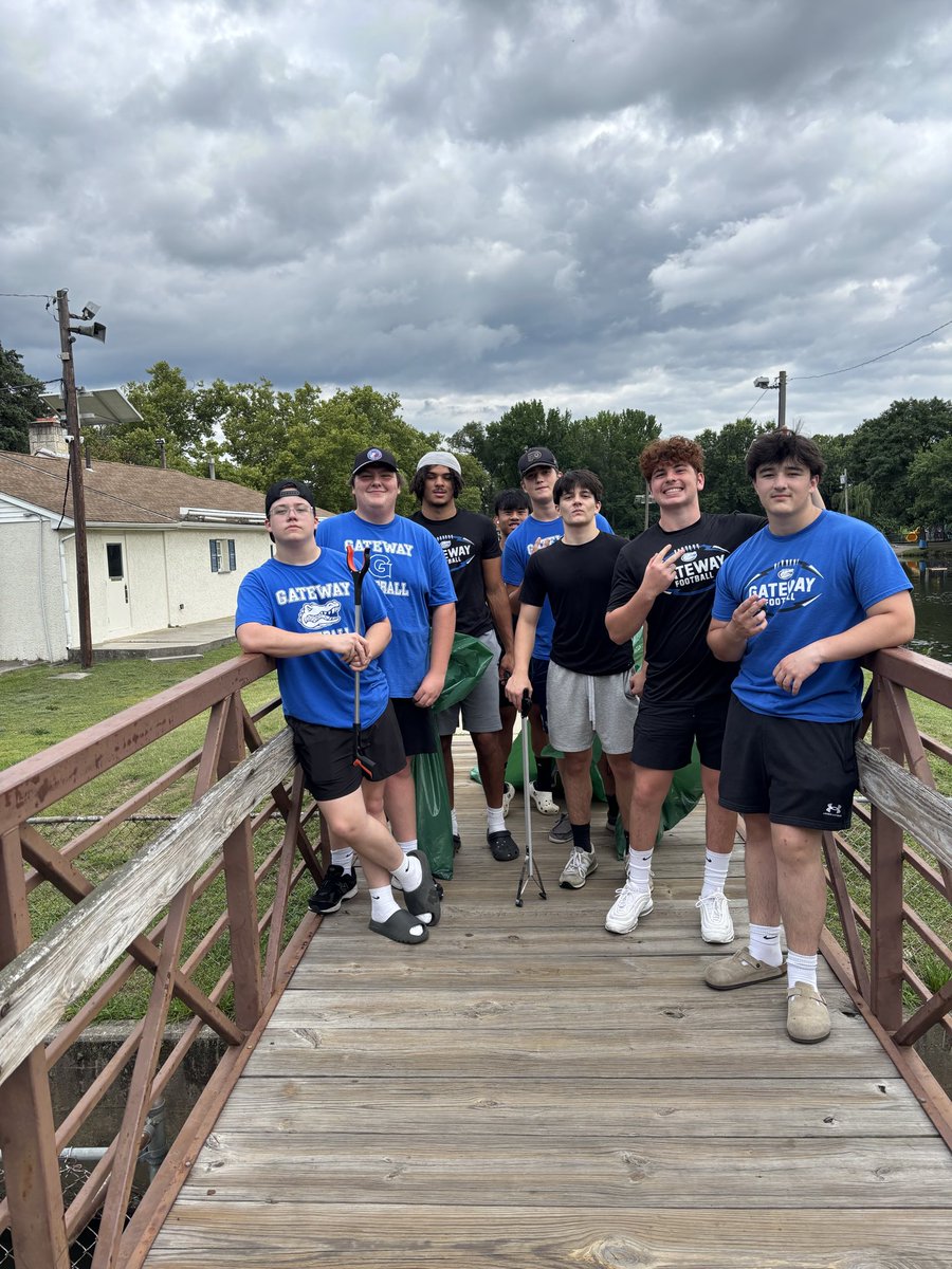 JaxonBailey08's tweet photo. Did a park clean up for community service night. https://t.co/nffVj0hJ03