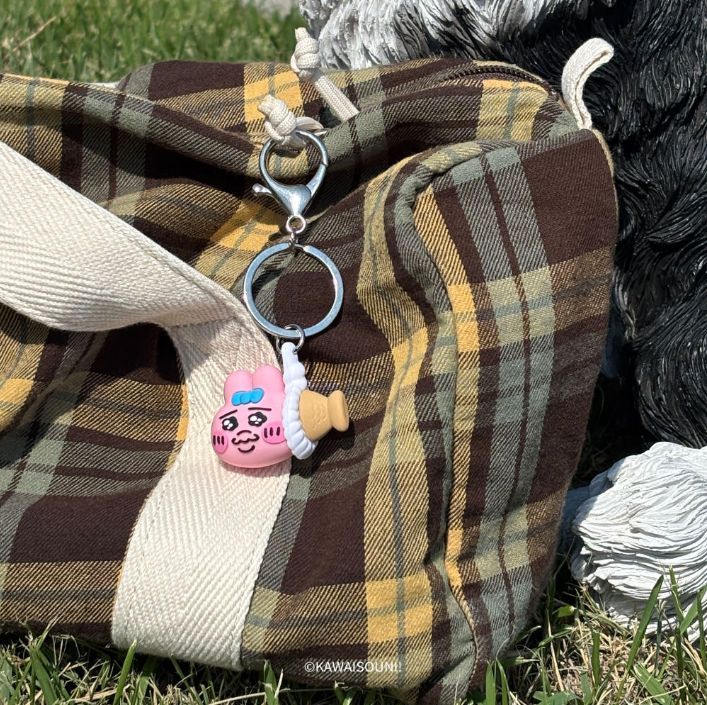 ximerce_kr's tweet photo. 🐰おぱんちゅうさぎ厄除けキーホルダー🐰
📢韓国限定新発売📢

💛かわいいおぱんちゅうさぎ厄除けに！
💛キーホルダーでどこへでも持ち運べます！
💛ランダムでおふだ1種プレゼント（健康/心配/愛情/安全）！

🎉XIMERCE公式ショップで「10%オフサマーセール」イベント開催中！🎉
 💕XIMERCEのお客様へ優先配送中！XIMERCE公式ショップでお得にゲットしてください！💕

👇購入はこちら👇
XIMERCE公式ショップ
https://t.co/S052KIPYYk
Qoo10
https://t.co/3CwKYsKs1h

#おぱんちゅうさぎ #おぱんちゅうさぎグッズ #おぱんちゅうさぎ韓国 #可哀想に #빤쮸토끼