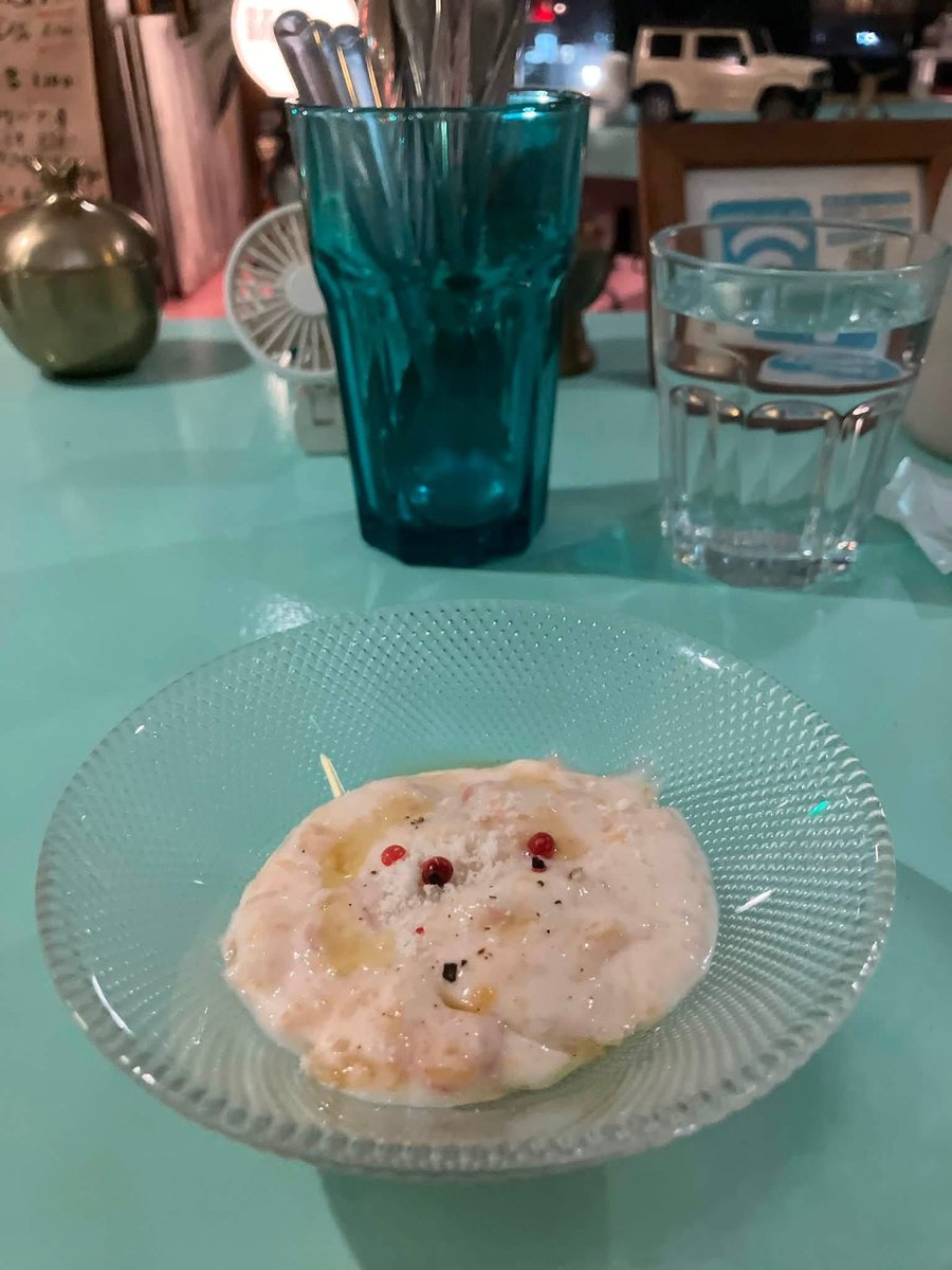 Carinetsukok's tweet photo. ラッキー続きで
生きてきたと
思っているけれど

人に話すと
何があっても
這い上がってこれた
秘訣は何？

と聞かれる（笑）

なんだろね
いつも俯瞰して
好きな自分でいるかは
見ているかも https://t.co/GX9W2sg95j