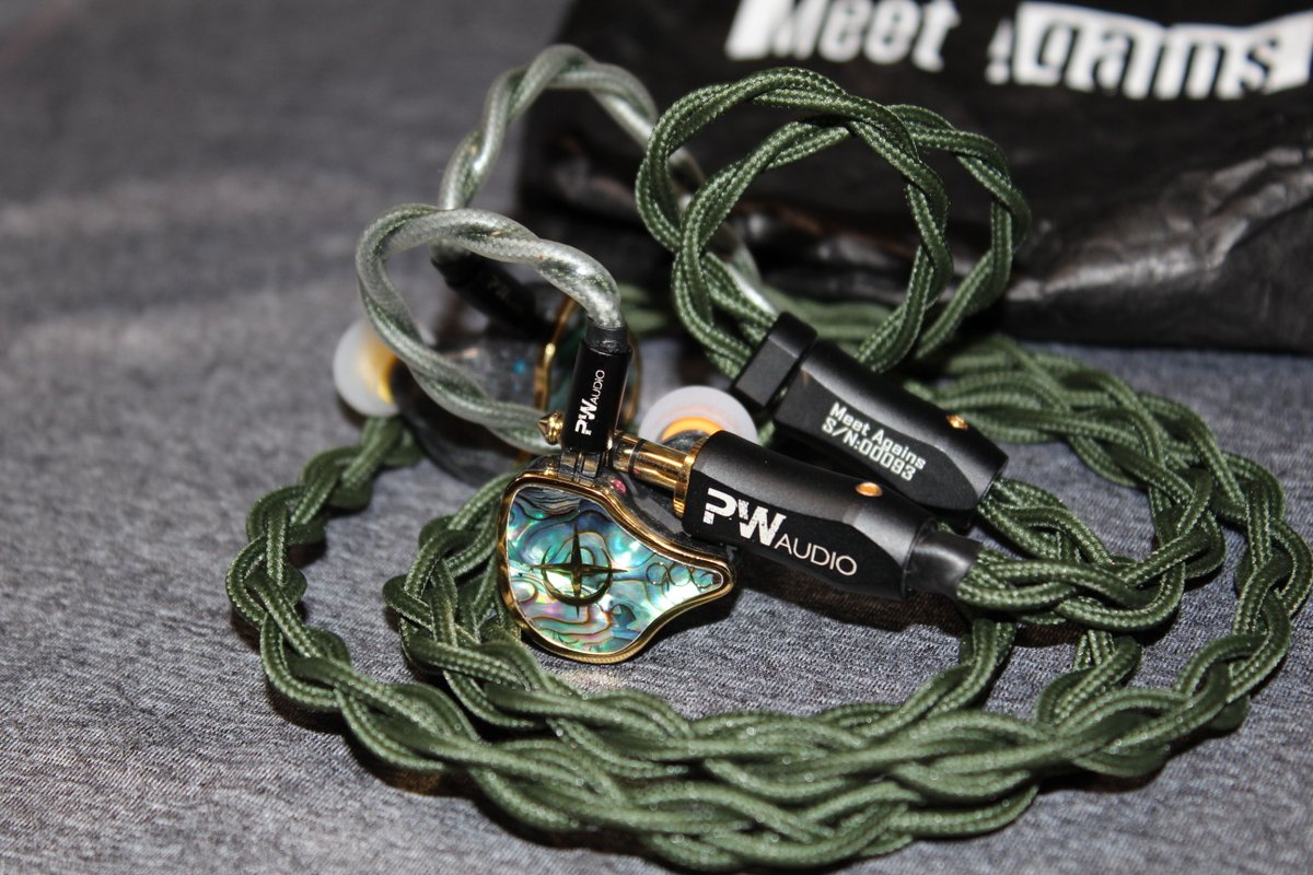 gunsoubaby's tweet photo. MNG
PW AUDIO
Meet Agains
スピード感というか立ち上がりのアタック感が凄い
それでいて音場が上下左右に広大で立体感があるのでオケや電子音の楽曲に強いと思う
ボーカルタイプのInspire of... とはまた別ベクトルで楽しい
使い分け楽しみ
色身も実物は落ち着いた深緑でシックな感じ
#PWAUDIO https://t.co/g6NulMcDcw