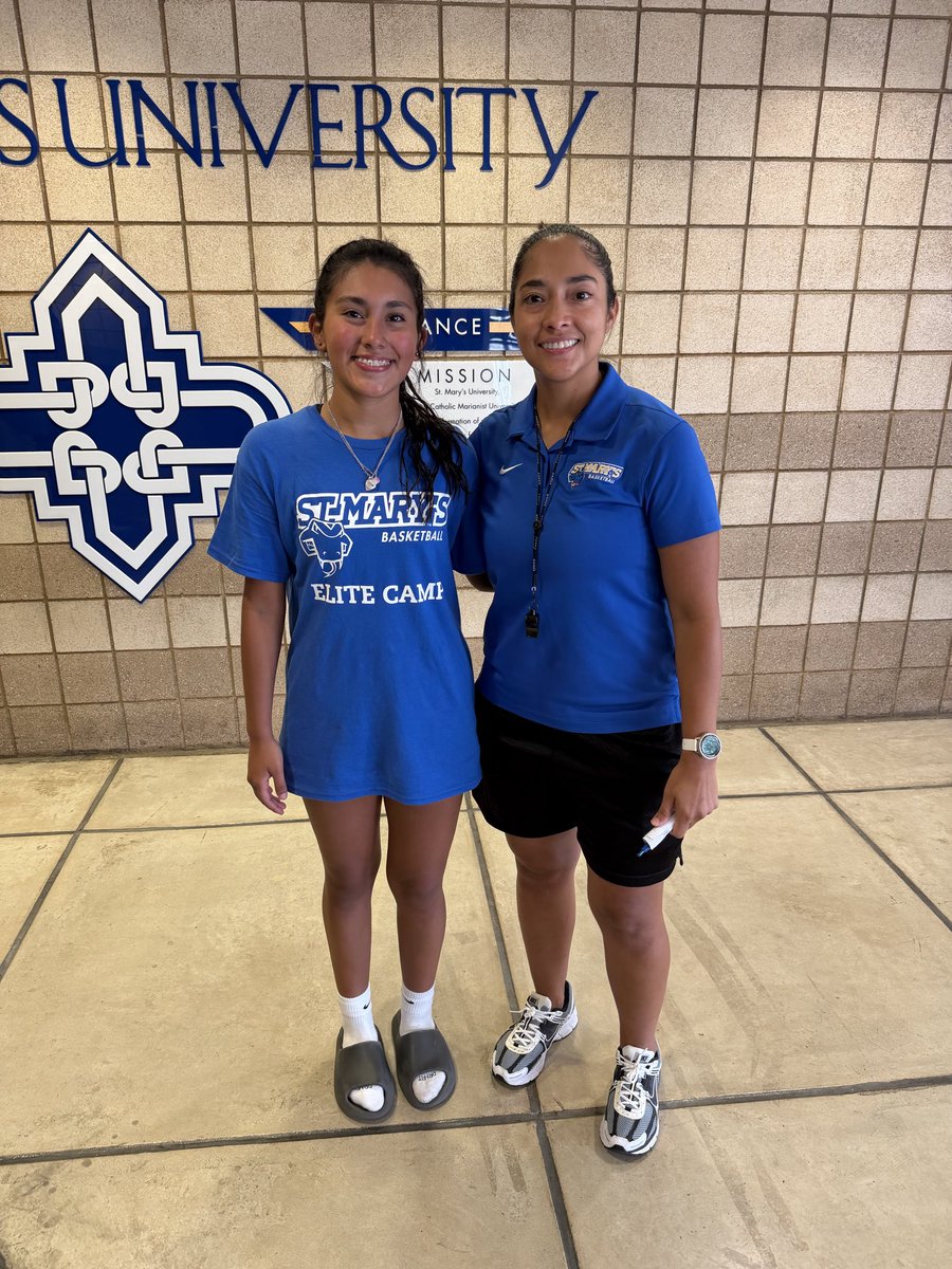 hoops_bella4's tweet photo. Had fun today at the @StMUwbb camp. Was able to play in front of my sister @AaliyahMancha4 and my basketball sister @Rosie_Pastrano . https://t.co/3C4G8FeXjQ