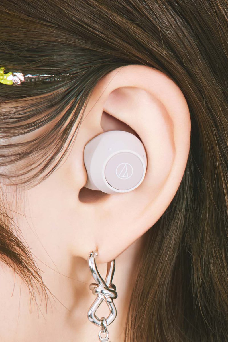AudioTechnicaJP's tweet photo. ／
IS:SUE
　×
ワイヤレスイヤホン『ATH-CKS30TW+』
＼

ウェブメディア「音楽ナタリー」（ @natalie_mu ）にて、IS:SUE（@issue_is_coming）インタビュー記事を8/6（木）に公開予定！

誰がどのカラーを着用しているでしょう・・・？引用リポストにて予想コメントお待ちしています😊

#ISSUE https://t.co/pWsABa1I25