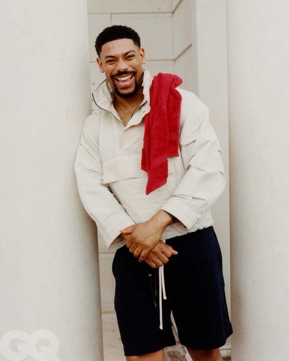 GQitalia's tweet photo. #AaronPierre ha l’aspetto dell’eroe d’azione contemporaneo, ma a colpire davvero è la sua gentilezza. Da Rebel Ridge a Lanterns, fino a Star Wars: «Sono pieno di gratitudine. Sono un padre, un figlio, un fratello, un amico. E poi sono un attore».
https://t.co/DgAqf0kTp3 https://t.co/CJ06zaM97w
