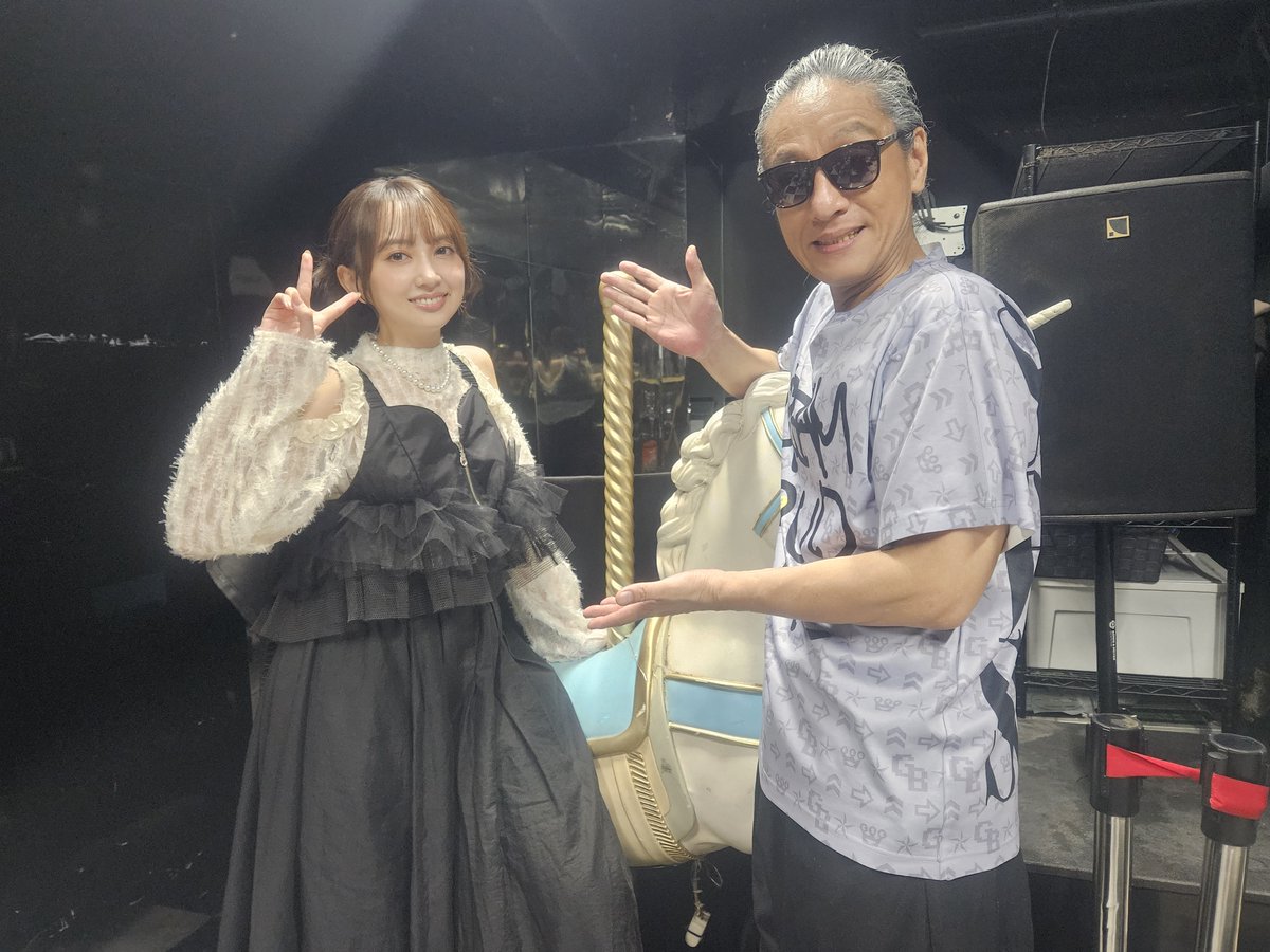 Motsu_MC's tweet photo. そして夜の部 #アニレヴ はこれまたギッチギチに盛り上がった！というか僕が入った時はもう完ッ全にキマってたという感じ🎵🎵🎵

リハで往復したり、一日中炎天下の池袋と新宿の間を駆けずり回ったけど、みんなの絶叫レスポンスを聴けて全部昇華だヨ～ん🍶🍶🍶

また集まろうゼ✨✨✨

#DJ小宮有紗 も絶好調
