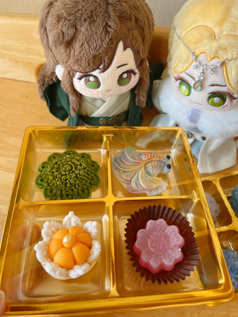 pammu_28's tweet photo. Thai dessert for my babies 
I bought hydrangeas for Hexie 🫶 https://t.co/dyWTdtUby3