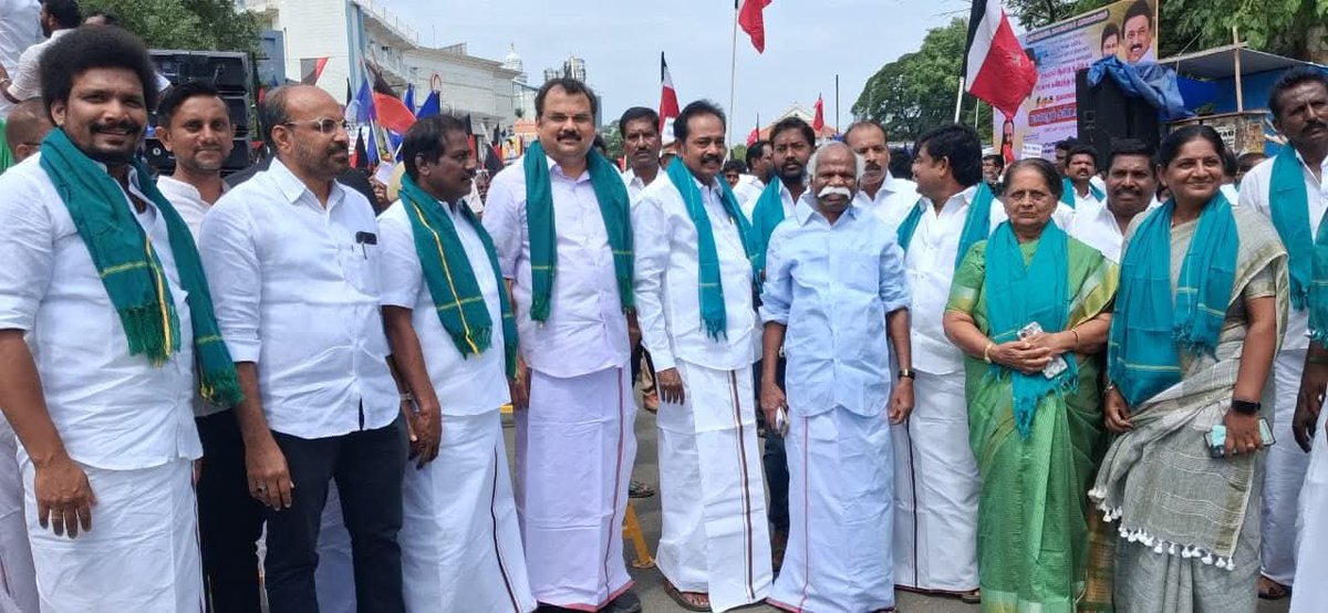 avudaiyoonus's tweet photo. களத்தில் எதிர்க்கட்சி தலைவர் உதயநிதி ஸ்டாலின் 🔥
#விவசாயவிரோதிவிஜய் https://t.co/Va1ua5FPON
