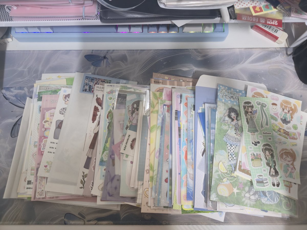 Myosotis_dear's tweet photo. #다꾸_트친소 #다꾸트친소

다꾸를 사랑하고 소비하는 성인여성입니다...! 같이 커다하실 분, 띵하실 분, 다꾸 얘기하실 분 전부 좋아요! 흔적 남기시면 잡으러 갈게요♡ https://t.co/A3CHyYijsW