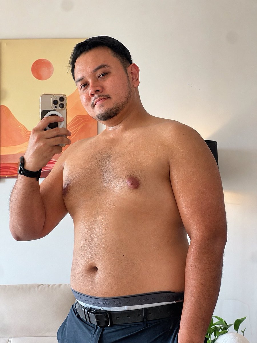 BeruangGrrrizz's tweet photo. Sweaty shot 💦 https://t.co/ykUWELFjFr
