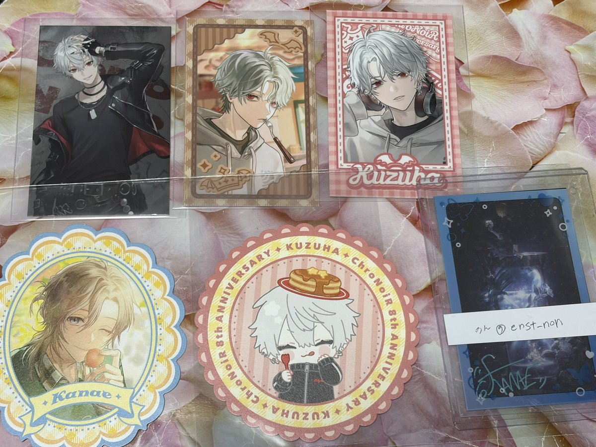 enst_non's tweet photo. @mynno552 🎗️初めまして、こんにちは。検索よりお声かけ失礼致します。当方ポップアップストア特典を所持しております。お写真お借りして印をつけさせて頂いたコースターとの交換は可能でしょうか？出先のため単独のお写真は後程お送りします。ご検討頂けますと幸いです。よろしくお願いいたします。 https://t.co/Yzkylc06eD