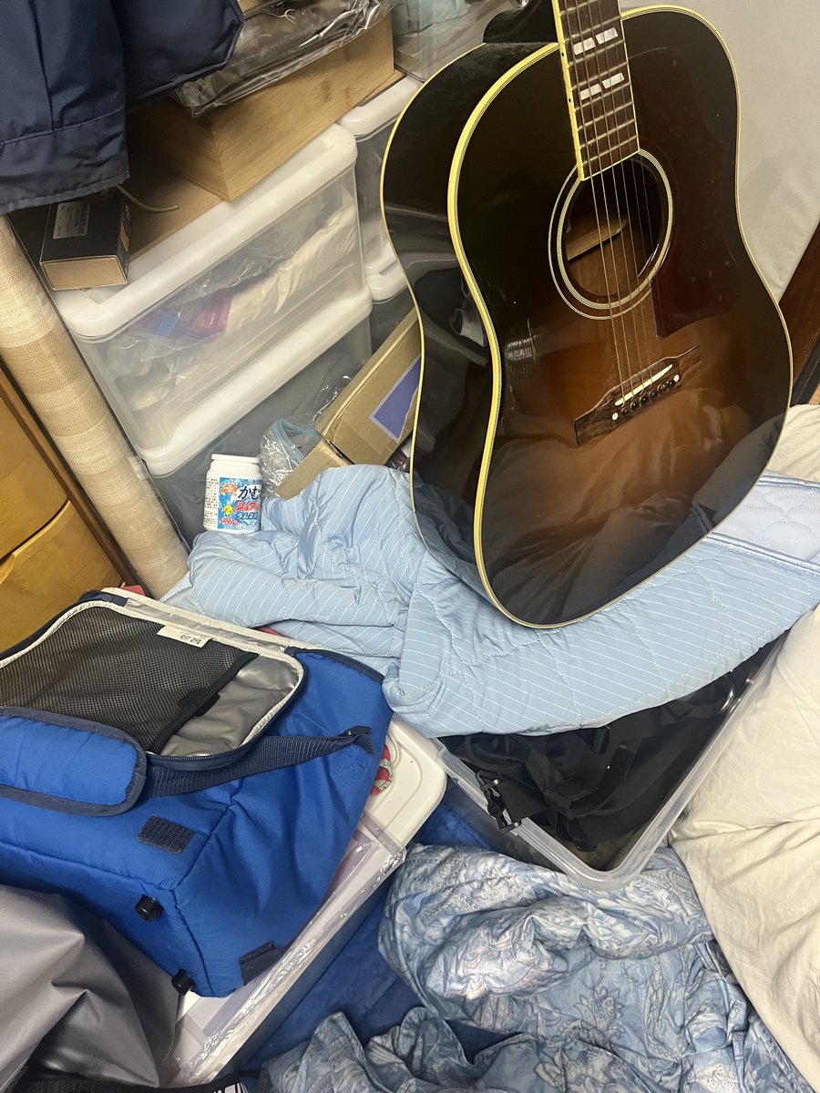 kamesenjya's tweet photo. 整理整頓に逃げずに減らすことを注力しよう

こんな汚い部屋は居るだけで疲れる

#捨て活
#断捨離
#ミニマリスト https://t.co/WOghvXO0po