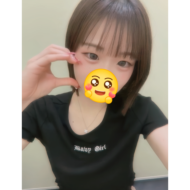 Halulu0202's tweet photo. 每次跟網友見面
第一句都是：幹~你怎麽這麽小隻
#身高142 #已成年 https://t.co/8vlnjAtRx6