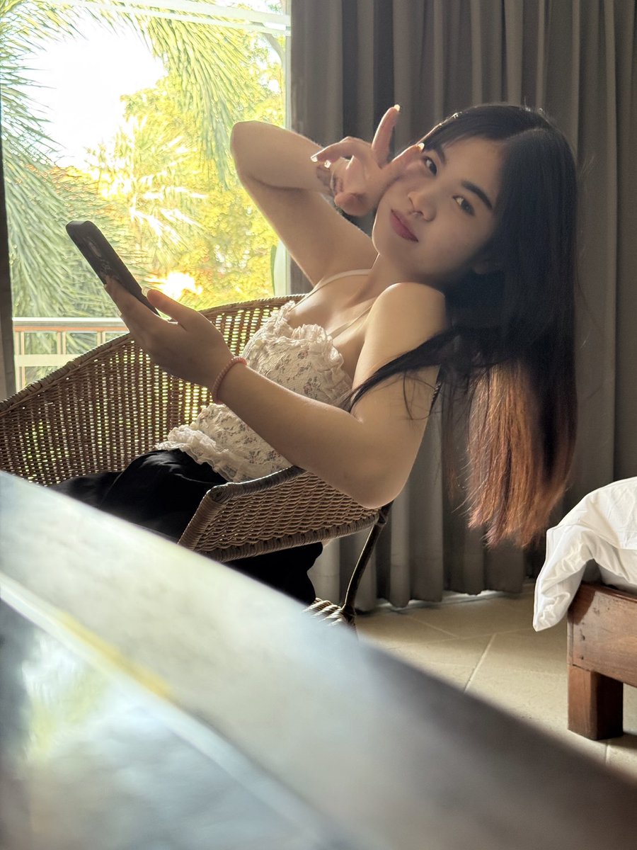 pragun_chikkas's tweet photo. Today My 18Yr Old Sasha Was In Very Good Mood To Drink, Smoke &amp; Smash With Her 33Yr Old Uncle 💥🫦💦🍆 Full HD Uncensored Videos Code-10 https://t.co/MwhtfT5G2m https://t.co/c4HnZFJHJN