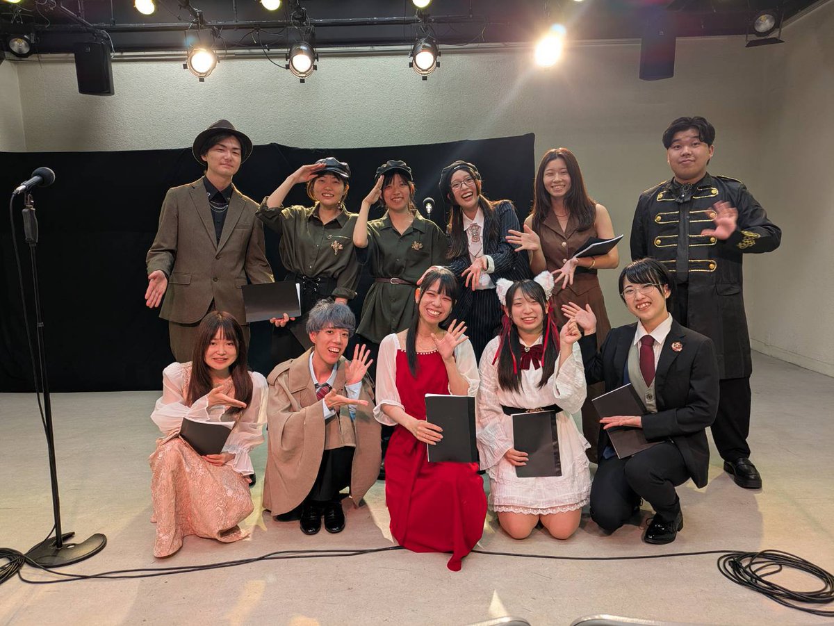 DdGgzf's tweet photo. 一日眠ってました。舞台袖でセリフを言っている自分をぼんやり眺める夢をみました。
本当に楽しい期間で、ちょっとロスになってます。
毎日漠然と焦りながら、自分のことも少しずつ見えてきた気がします。
みんなが大好きです！♡
#ボイスワークス東京
#シャル探 https://t.co/Nim4UphFoa