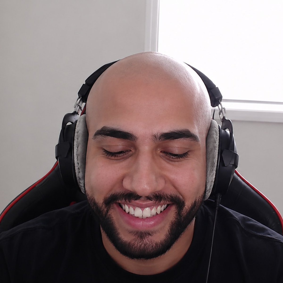 NottSlayer's tweet photo. I WENT BALD FOR EXTRA LUCK THIS MONTH... 😂🍀

NOW I HAVE TO WIN BIG 💸

IT WAS GOOD IDEA? 😅 https://t.co/qR0HAc0mMd