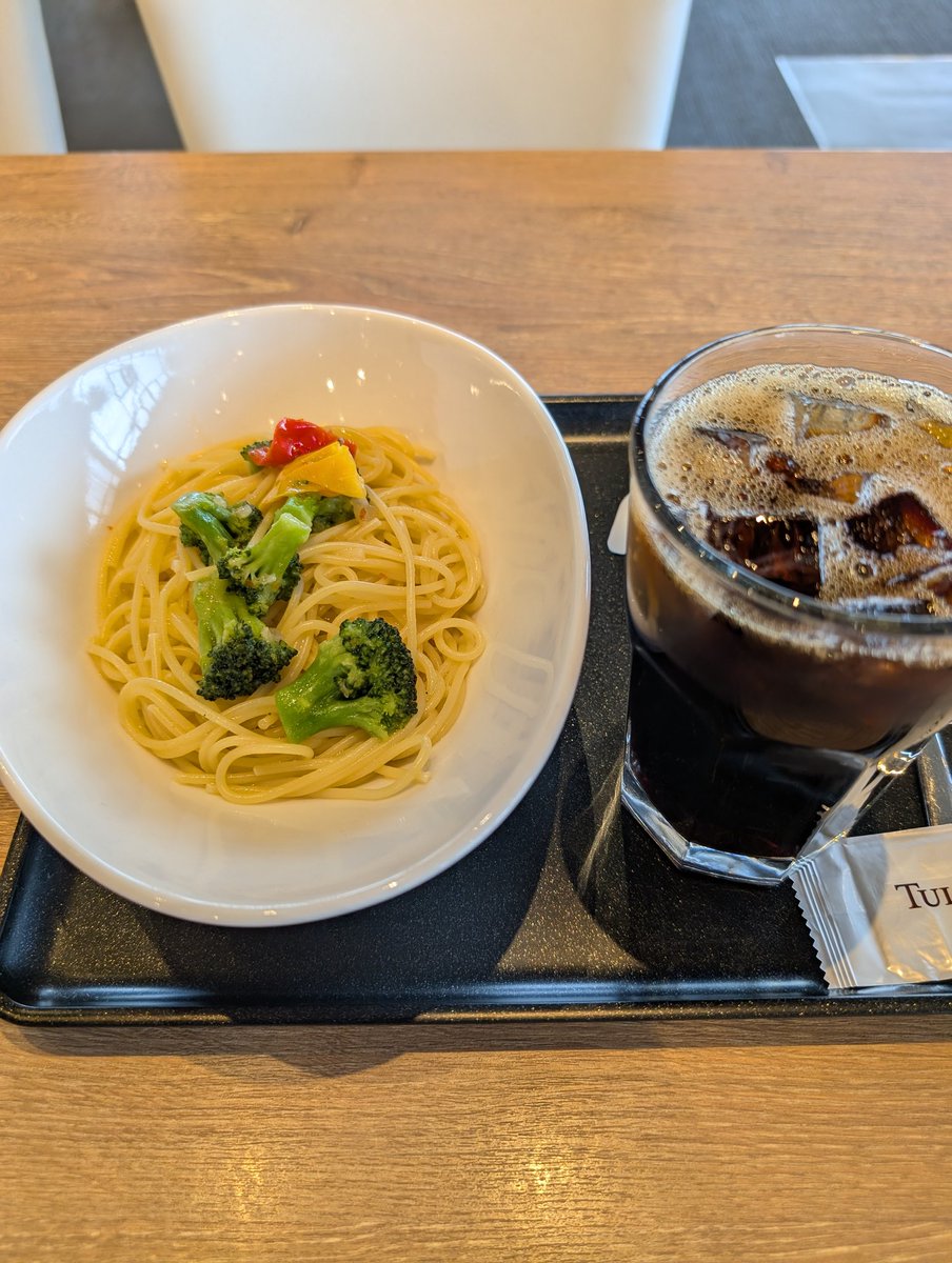 gosedori's tweet photo. シャレオツにレモンパスタとか言うのを注文。値段と味が見合ってないなかなという感想。 https://t.co/elX4cogLfO