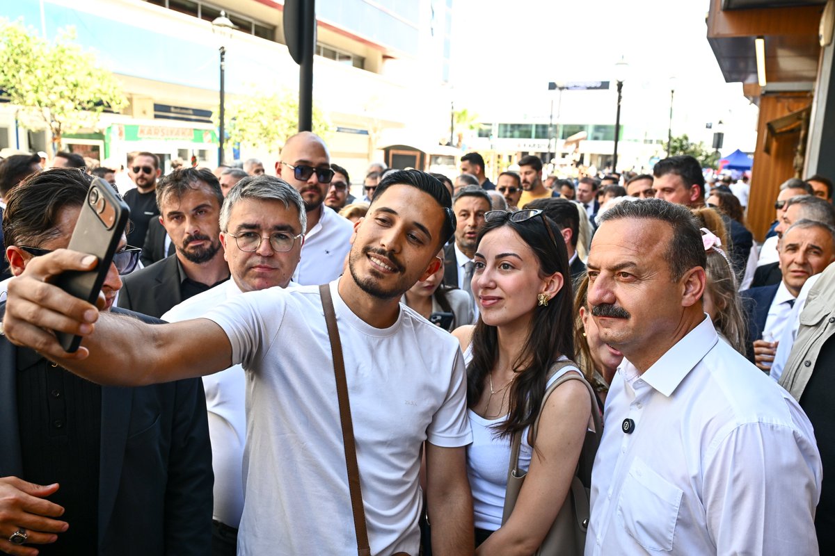 yavuzagiraliog's tweet photo. Bir ülkenin geleceği, gençlerinin memleketine duyduğu güven kadar güçlüdür.
Gençlerimizin hayallerini başka ülkelerde değil, kendi vatanlarında gerçekleştirebildiği bir Türkiye için çalışıyoruz.
Çünkü inanıyoruz ki umudunu kaybetmeyen gençler varsa bu memleketin yarınları da vardır!..
