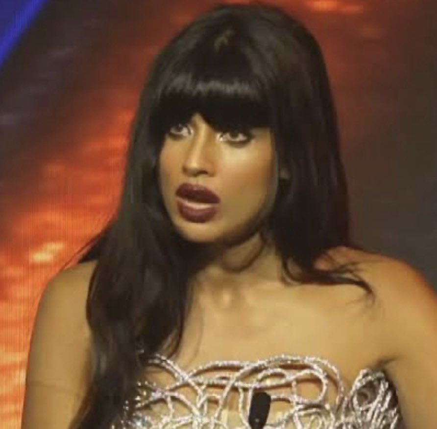 eternal1te's tweet photo. 🚨| Jameela Jamil being a fake feminist, queerbaiting, and problematic 

a much necessary thread (🧵): https://t.co/czIVm2H2FV