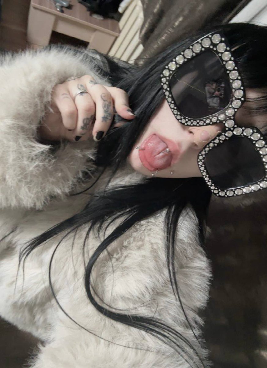 elonaberger's tweet photo. #ass #alt #porn #emo #emogirl #fansly https://t.co/MCf6hiTGyx