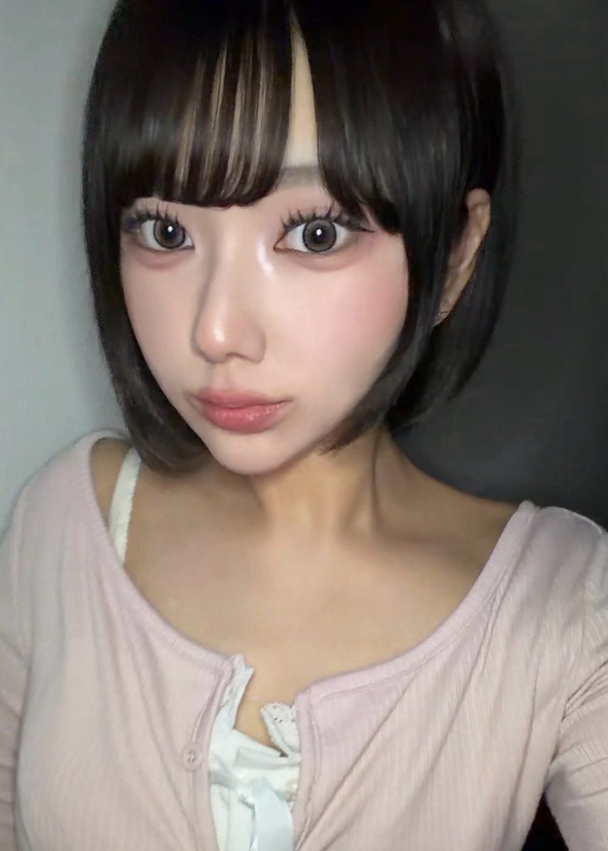 2yannco's tweet photo. 裸眼風!!
回っても気にならない水光カラコン໒꒱· ゚
OLENS(@Pop_lens )
① Glowy Tear Mini Brown (左)
② Double Tint Brown(右)
どちらも小さめサイズだけど、フチありで自然に盛れるから使いやすい♩
#OLENS #POPLENS #オーレンズ #カラコン #水光カラコン #韓国カラコン https://t.co/cz8z1aYcmS