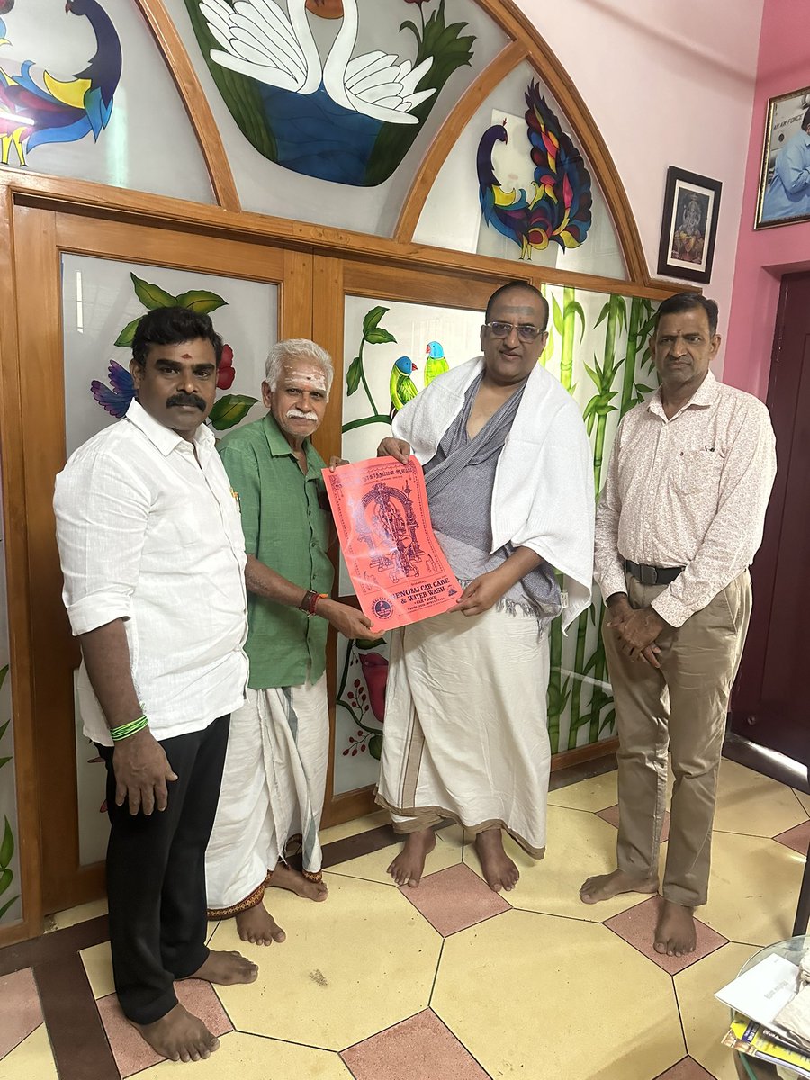 knkumar_adv's tweet photo. இன்று காலை பல்லாவரம் தொகுதி குரோம்பேட்டை, கணபதிபுரத்தில் உள்ள அருள்மிகு ஸ்ரீ நாகாத்தம்மன் கோவில் திருவிழாவை முன்னிட்டு 1000 நபர்களுக்கு 16-08-2026 அன்று அன்னதானம்  நமது  we the leaders ஐ சேர்ந்த திரு. ராம்குமார் அவர்கள் ஏற்பாட்டில் நடக்க உள்ளது அதற்கான  அழைப்பிதழை செம்பாக்கம் திரு. வேதாசுப்பிரமணியன் அவர்களுக்கு  வழங்கப்பட்டது உடன் 
ஆடிட்டர் திரு.P.S.வெங்கடேஷ்,வினோபாஜி நகர் குடியிருப்பு நலச்சங்கத்தின் செயலாளர் திரு.S.கிருஷ்ணமூர்த்தி மற்றும் நிகழ்ச்சி ஏற்பாட்டாளர் திரு. ராம்குமார் அவர்கள். 

-வழக்கறிஞர் 
K.N. குமார் நடராஜன் 
we the leaders foundation 
குரோம்பேட்டை