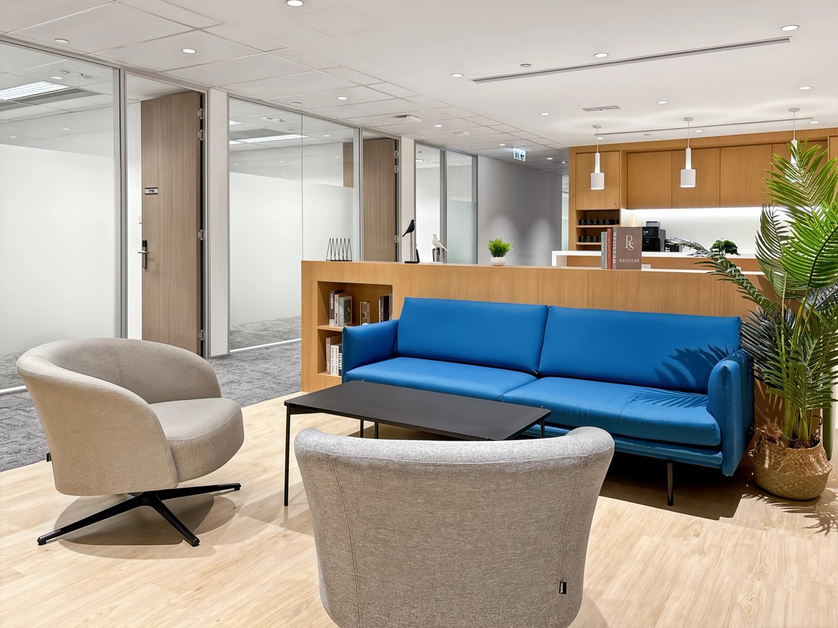 lightspace_news's tweet photo. Centered on collaborative interaction and flexible work, this space integrates a reception area, a coffee bar, a lounge with casual seating, and a light-work zone.

More info: https://t.co/K2o8a70ZFo
Email：info@lightspace.cc

#lightspace #Design #Chair #Sofa #officedesign https://t.co/Pr5CfZPSge