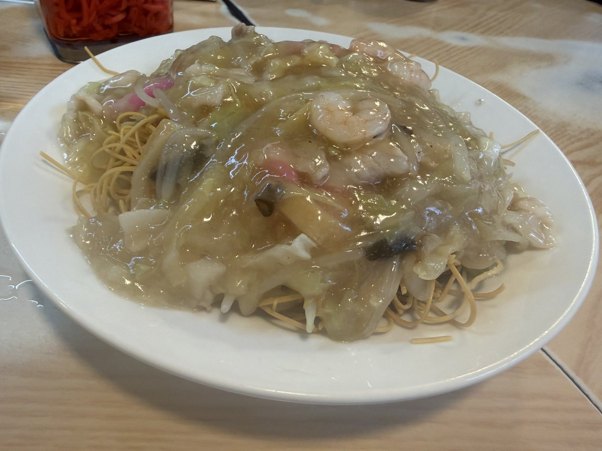 itaita555's tweet photo. 三軒茶屋でリモワして、ちゃんぽん 長崎さんでランチ🍜
皿うどん、半チャーハンセットでお腹いっぱいとても美味しく頂きました😊️ https://t.co/RSr3f4HEFD