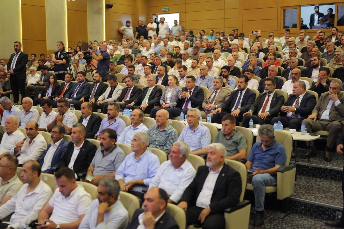 MHPGoksun's tweet photo. "Kardeşlik Kalbimizde, Gelecek Aklımızda"

temasıyla gerçekleştirdiğimiz Milliyetçi Hareket Partisi Göksun 15. Olağan İlçe Kongremize yoğun katılım sağlayarak bizleri onurlandıran başta Kahramanmaraş Milletvekilimiz Sayın Zuhal Karakoç Hanımefendiye, İl https://t.co/22SW73wi8n