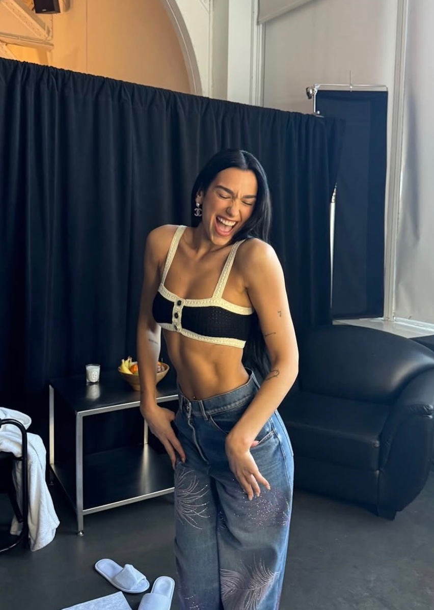 yslgirlx's tweet photo. Dua lipa https://t.co/PQSZRuaW3t