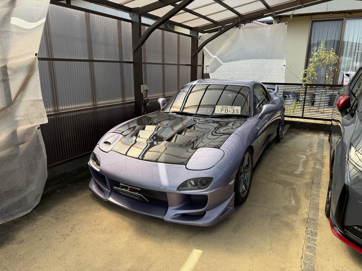 7dffd7's tweet photo. FDとオーラNISMOの2台とも
フレッシュキーパーコーティング♪
ボディの艶感＆肌触りハンパない♪ https://t.co/VJNgRiveX1