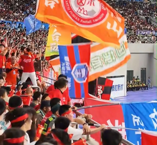 Tasty_Yantai's tweet photo. A Dominant Home Win. Yantai Gets it Done. #Yantai #Soccer #QiluSuperLeague
2：1！2026#齐鲁超赛，烟台在全新主场“拿下“青岛！祝贺！#烟台 #烟台队 #足球 https://t.co/cgsO6Sq3LS