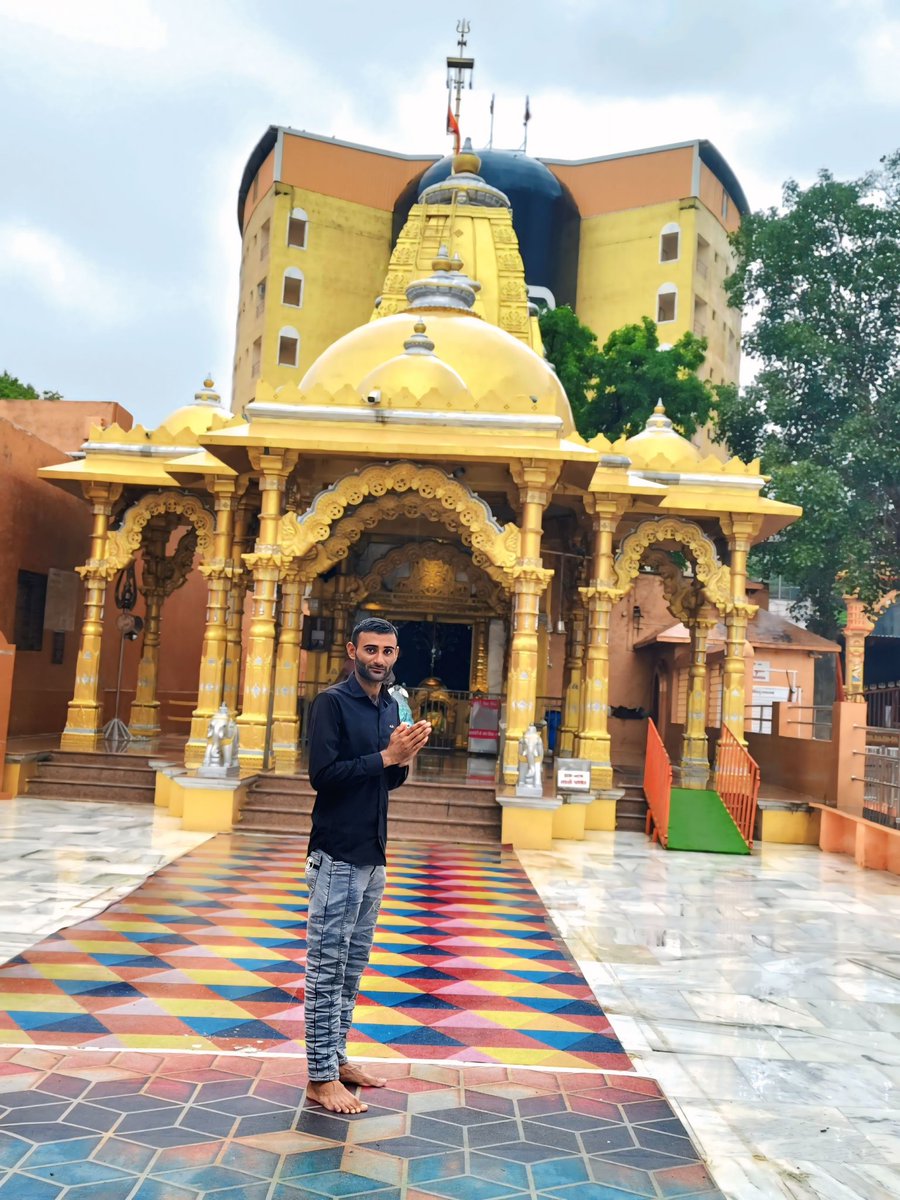 Haresh_Dhanera's tweet photo. मन सच्चा , कर्म अच्छा , बाक़ी सब मेरे महादेव की इच्छा ✨🙏🏻
जय श्री महाकाल https://t.co/qnG8G4rUJc