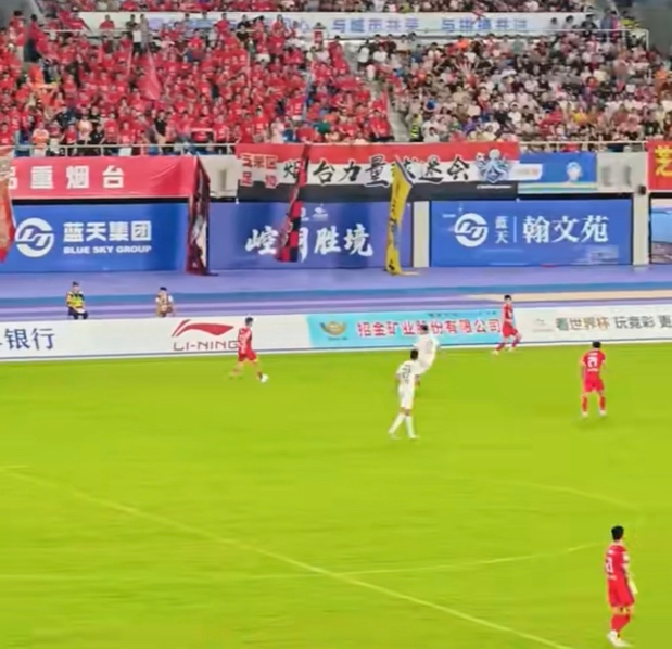 Tasty_Yantai's tweet photo. Cross-border integration of agriculture and sports! Yantai agricultural products gain huge popularity by leveraging the Qilu Super League Tournaments. #AgriculturalProducts #QiluSuperLeague
农体跨界联动！烟台农品借齐鲁超赛强势出圈 #农品 #齐鲁超赛 https://t.co/PsgjQqSk2z