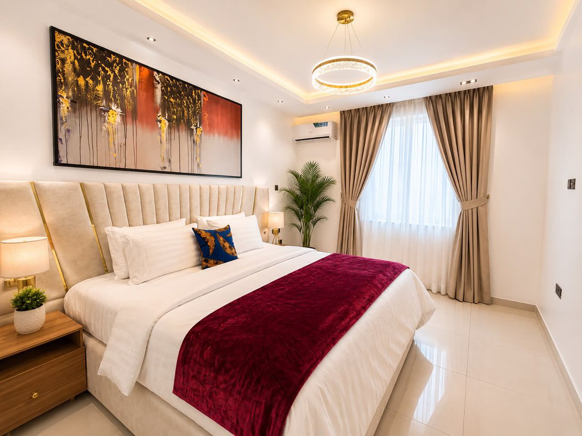 Luchi_Emez's tweet photo. Shortlet!! 

2Bedrooms Apartment♱*
📍OsapaLondon

Rate:160K/Night
CautionFee:100K

FEATURES;
★ Gym
★ Netflix &amp; Prime Video
★ High-speed Wi-Fi
★ 24/7 electricity
★ 24/7 security
★ Serene environment
📌Work station 
📌gym 
📌Bathtub
📌pool under construction https://t.co/gEO99cy0jo