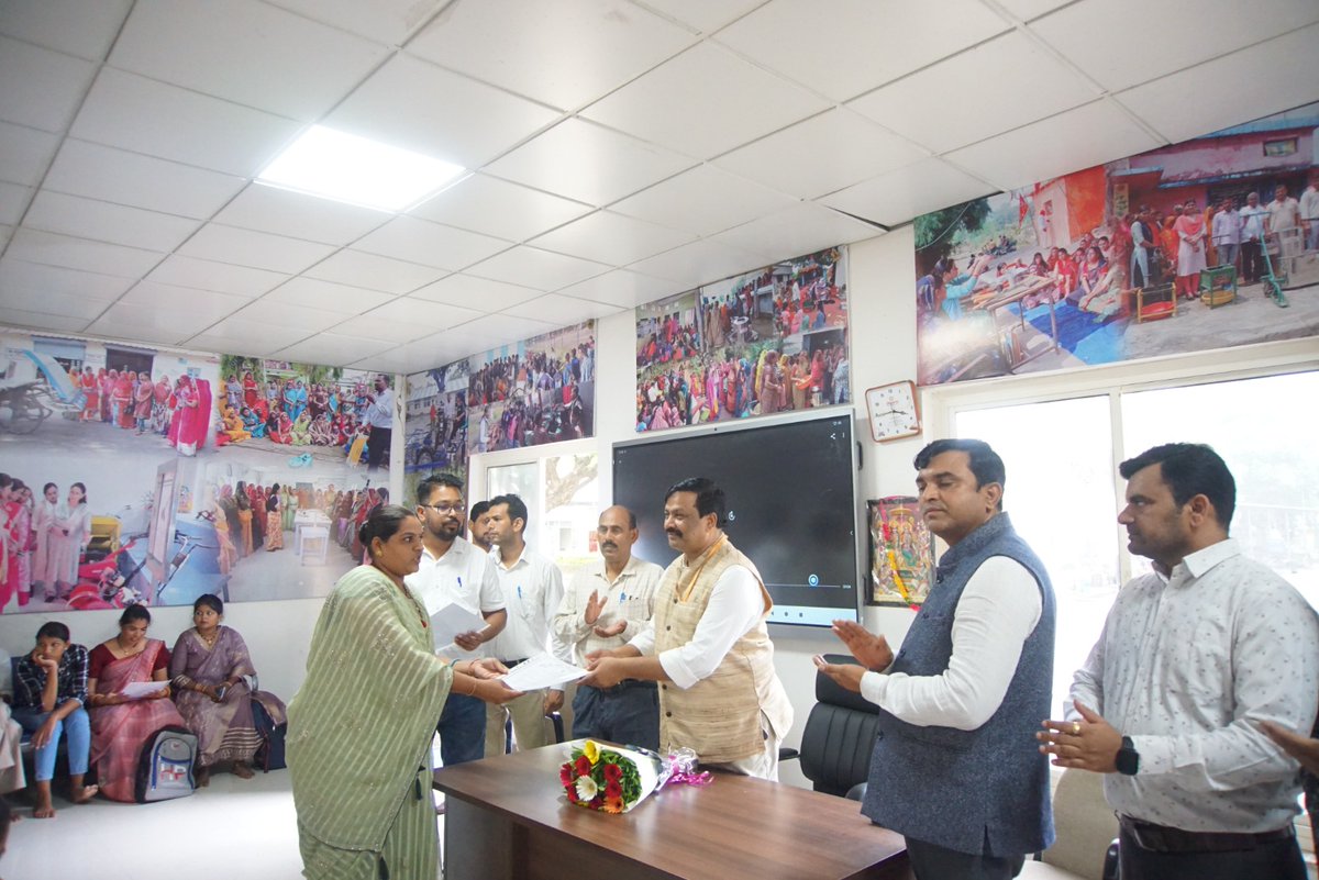 CFMTTI's tweet photo. महिलाओं के कृषि कौशल एवं आत्मनिर्भरता को बढ़ावा देने की दिशा में एक महत्वपूर्ण पहल। CFMTTI, बुदनी के Special Training Programme (Women) में 60 महिला प्रशिक्षणार्थियों को Agro Processing &amp; Value Addition Machinery तथा Tractors &amp; Power Tillers का व्यावहारिक प्रशिक्षण दिया गया। https://t.co/L1O4yIvTPl