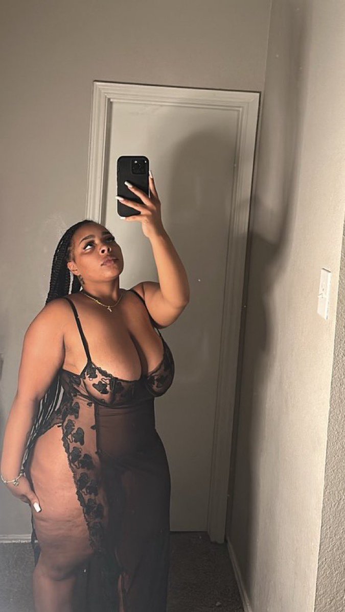Lissaa009's tweet photo. Body like milk 👅🥵💦 hmu for my offer, am available #Chicago 
 #chicagomeetups #chifreaks #chimeets #freaks #chicagofreaks #chicagomeets #illinoismeetup #Illinois #NSFW #ass #bbw #nsfwtwt #facetimefreaks #pawg #buyingcontent https://t.co/on6bakZrjf